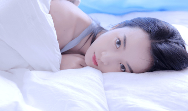 找一个灵魂契合的伴侣,起码在一起时会是快乐的