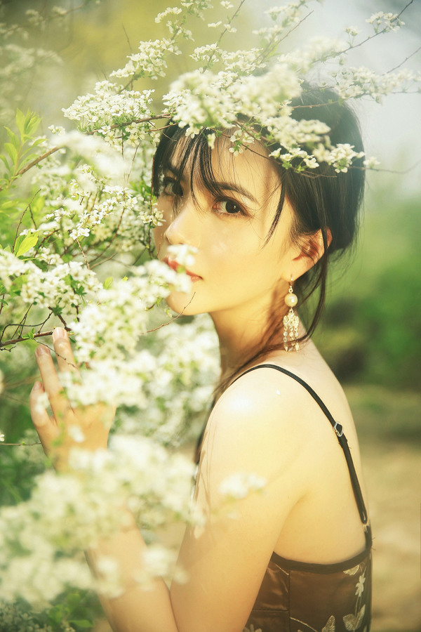 帮助别人就是帮助自己,而不是把自己置身事外