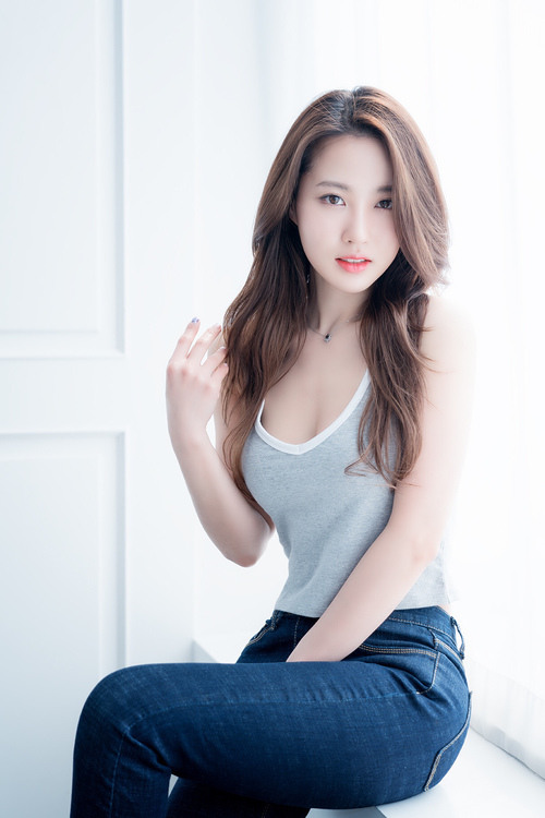 老寡妇的被窝里 用跳跳蛋折磨人的小说 村乐