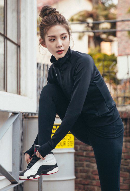 �Ӵ�һ�������������ڳ�һ�׸��ĸ�