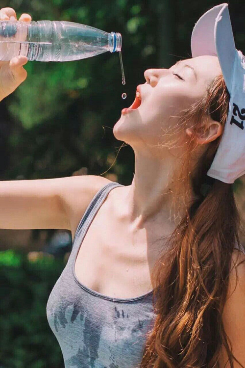 班里的男生都扒我内裤 好紧好爽再搔一点浪一点/花开半夏