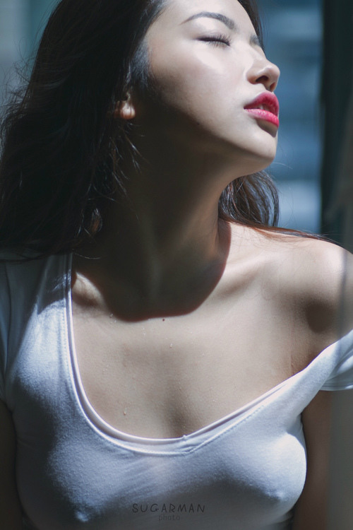 老师人家还是学生 我把美女班主任啪哭了/彩虹