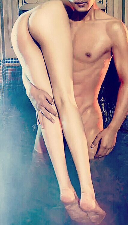 残忍进入她撕裂她,啊疼撞得太深了被大叔日的哭了