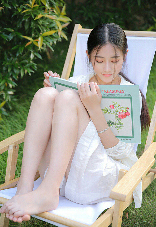 富婆骑在男性奴身上,青筋紫黑龙根噗滋噗滋水好多