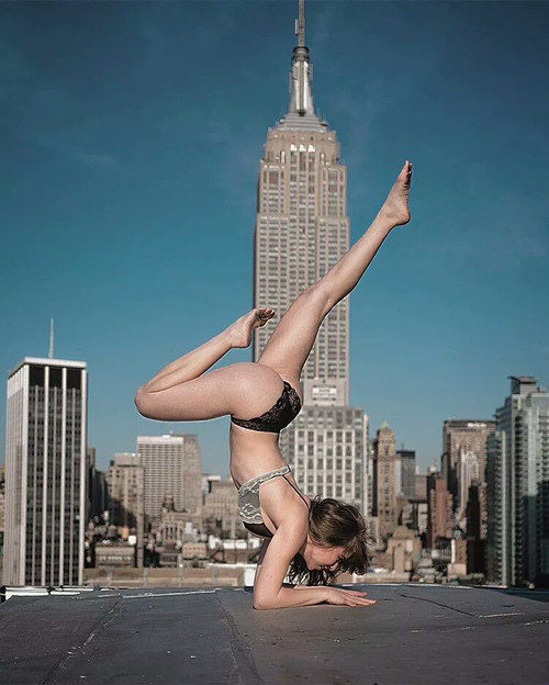 总裁大人放肆爱吸蓓蕾,乖塞着不准掉下来小说