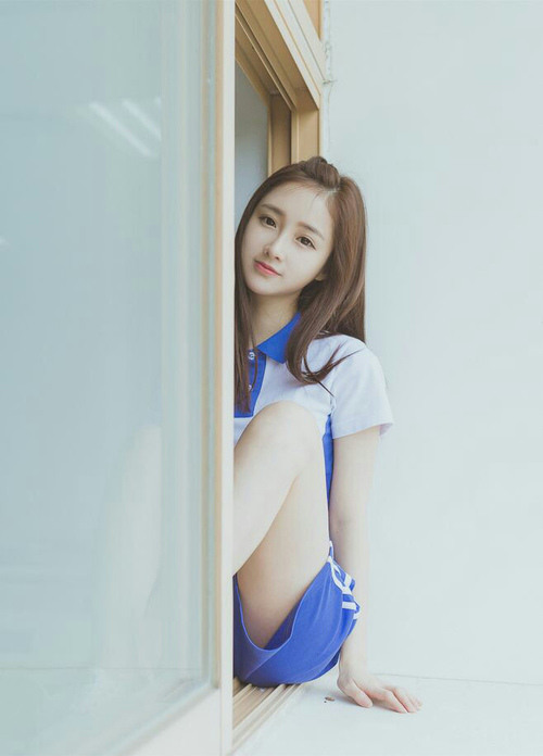 老婆在我面前被4P-办公室浪荡女秘小说txt