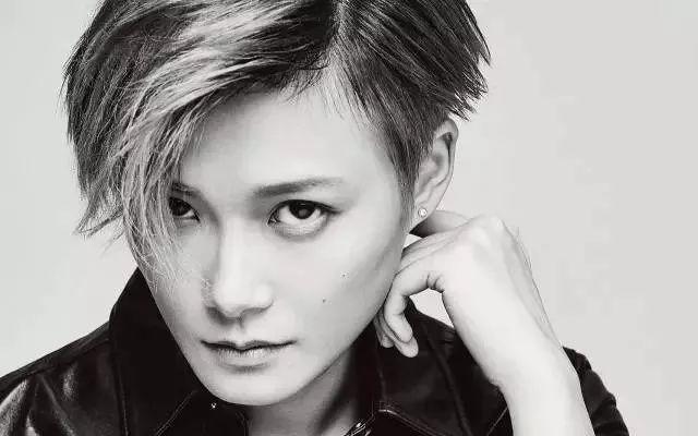 在这个人设频繁崩塌的年代,只有她是安全的