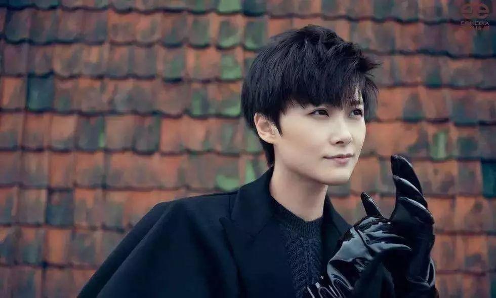 在这个人设频繁崩塌的年代,只有她是安全的