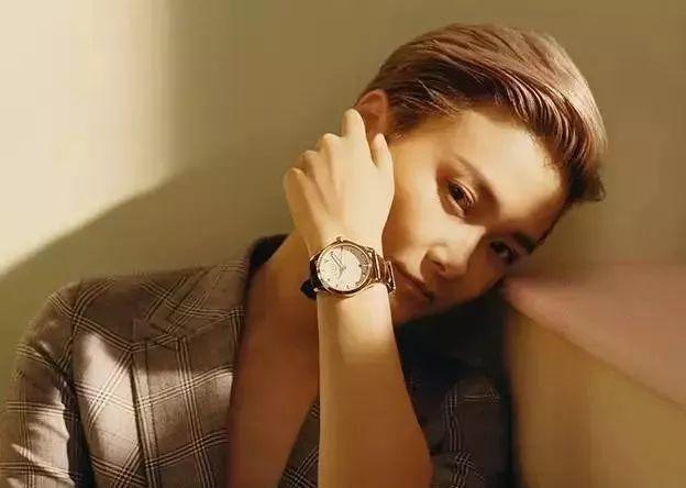 在这个人设频繁崩塌的年代,只有她是安全的