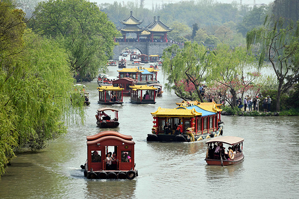 对普通游客开放机关食堂,放低姿态服务游客