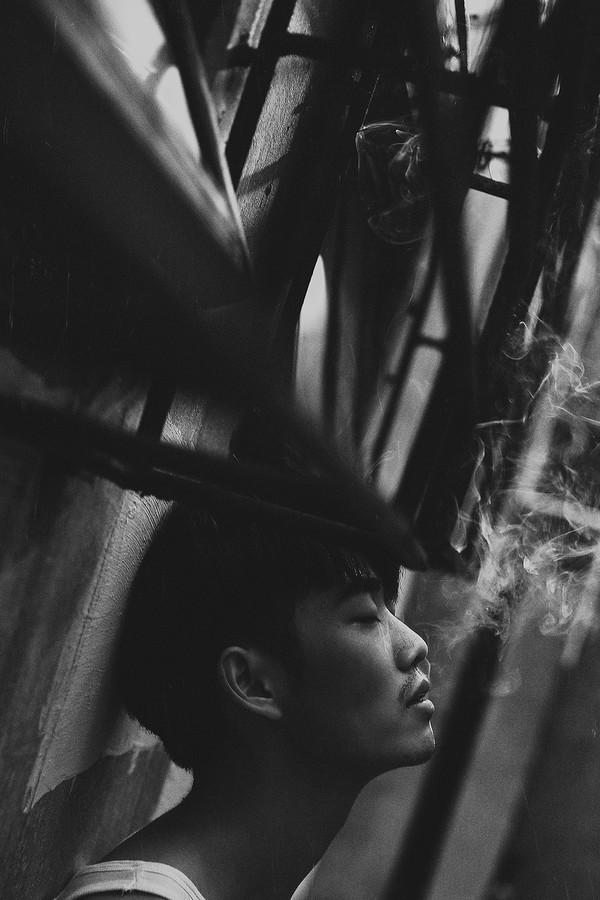 活着本来就是一件很难的事