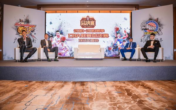 华南虎遇上新疆飞虎,两虎相争会有怎样的局面