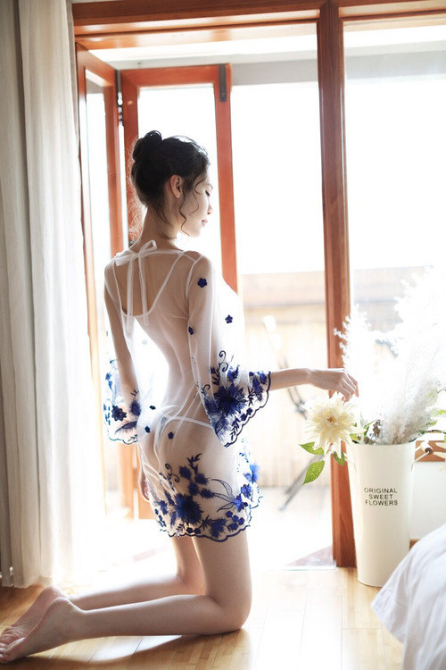 一前一后两根塞满巨物,开了丫鬟小嫩苞经过