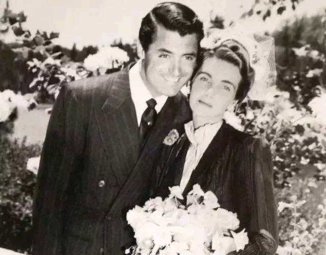 比杨超越更“锦鲤”的名媛:死时花光十亿遗产