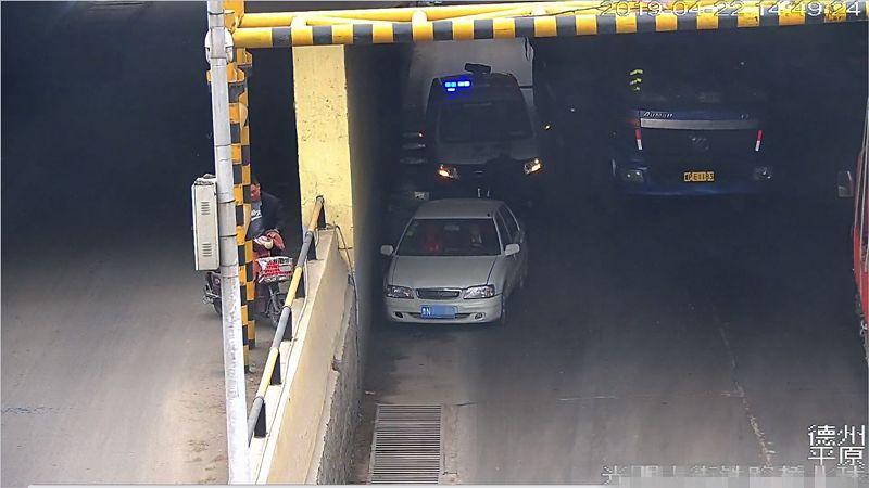 精神病患者一时兴起偷车酒驾,现已被抓获