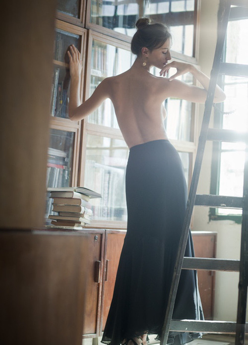 �Ⱥ�һ���ˣ��������Ѿ�ңң����