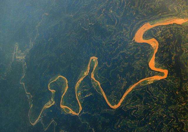 德不配位必有灾殃,不如做点好事积福修德