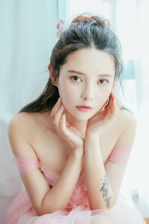 单方面的喜欢不是爱情,从头到尾都是她一个人的暗恋