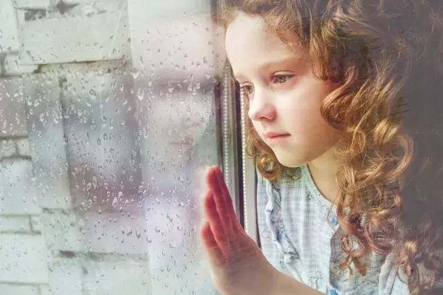 当孩子出现焦虑自闭,家长应该怎么做