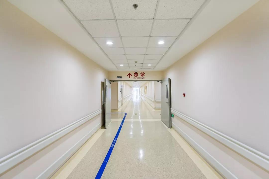 ����Ů�ӱ�һ���ӽٳֱ�ͱ���������賿���ӱ�������