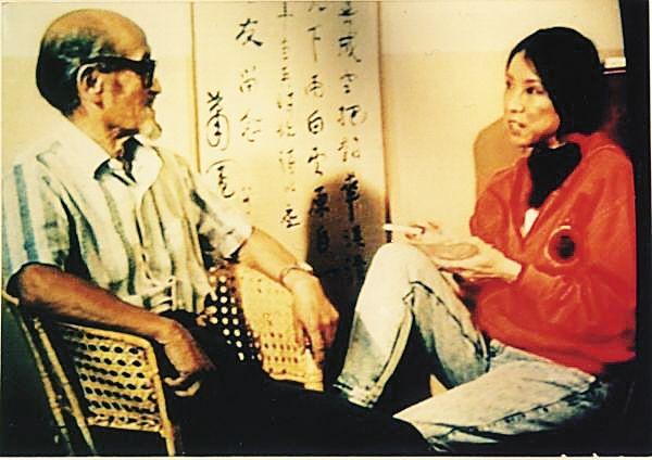 忘年虐恋:三毛为爱奔赴新疆,落寞回台湾后自缢身亡