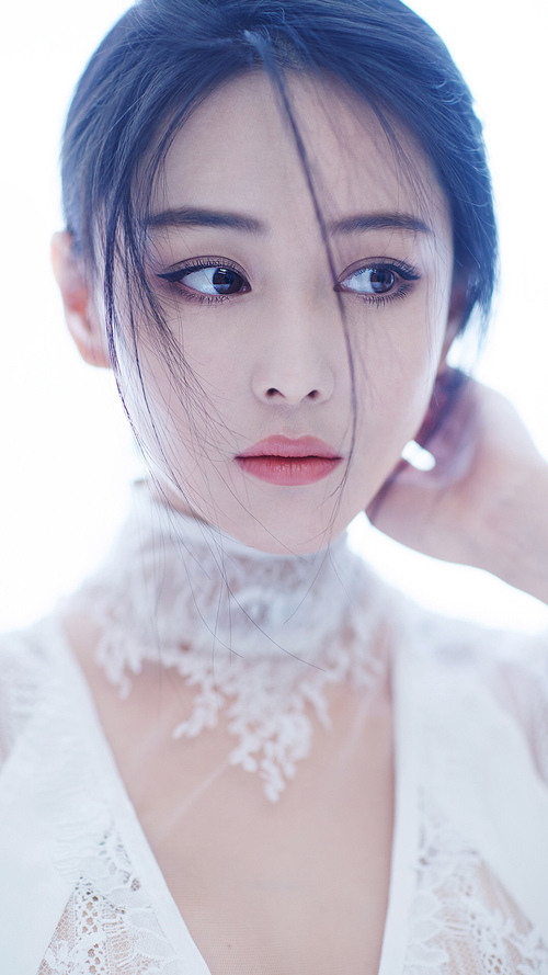 �ܵ���Ů�Ѱ��ϱ��ˣ�Сʮ���Ů�ѿ�����