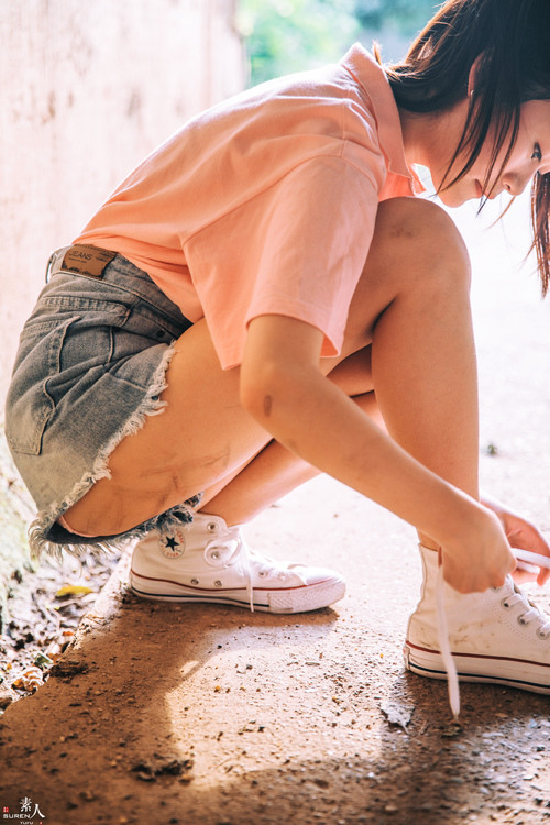 那天我同桌要了我| 男朋友抱着我在教室做