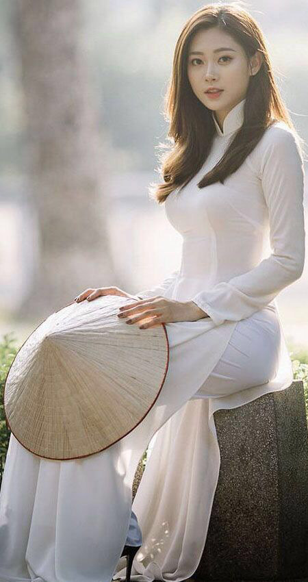 一女多男n 蛇根还在里面|将她抵在厨房上进入