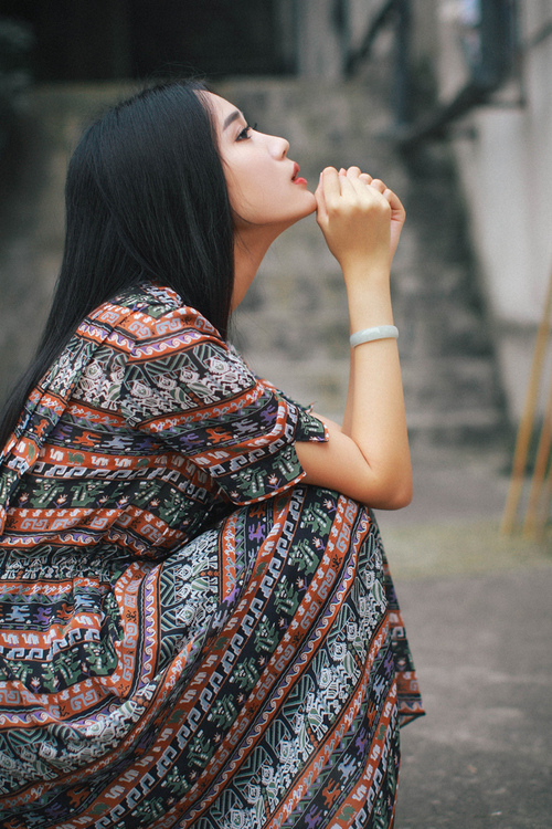 村支书吃寡妇奶 |考好老师让你做一次H