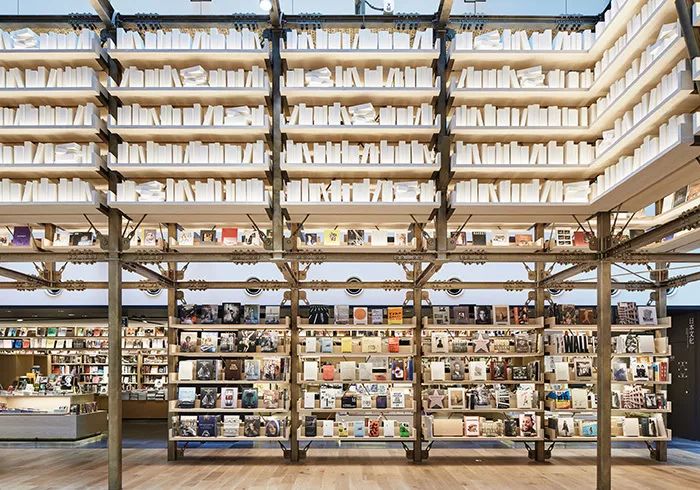 “茑屋”究竟是卖什么的?我在日本观察书店