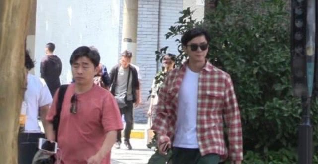 冰晨分手,李晨扮飞机心情大好网友直呼:不再相信爱情