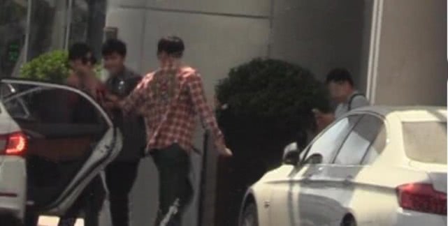 冰晨分手,李晨扮飞机心情大好网友直呼:不再相信爱情