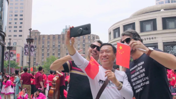 静安两处地标唱响同一首歌!为党和祖国送上深挚的祝福