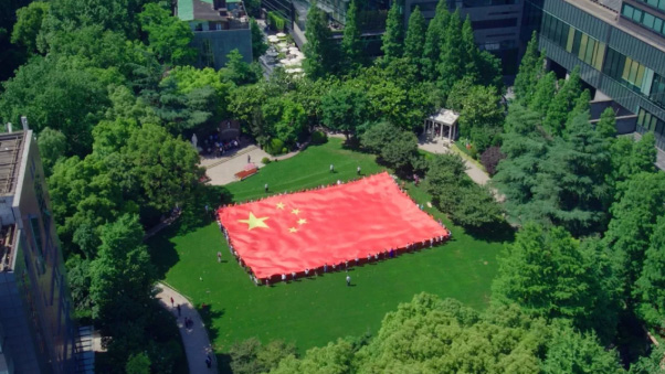 静安两处地标唱响同一首歌!为党和祖国送上深挚的祝福