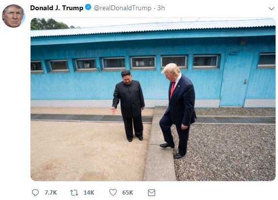 特朗普在推特上晒出了他的,历史性一跨