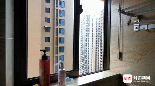 10岁娃关窗户从23楼掉下:已过质保2年由业主负责