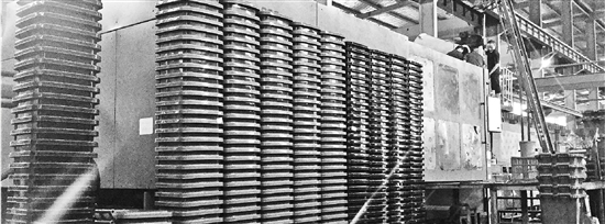 生产出的垃圾桶“卖疯”了:放下“脸盆”“花盆”