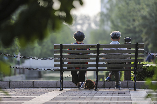 “云养妈”:距离太远触摸不到,出钱出力却不讨好