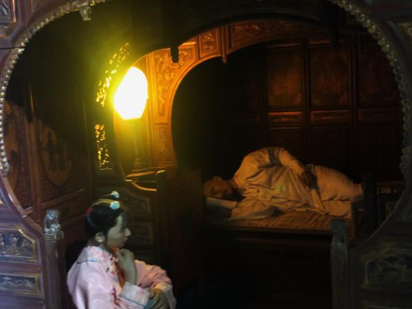 阴森、诡异的古床博物馆:是博物馆还是酒店