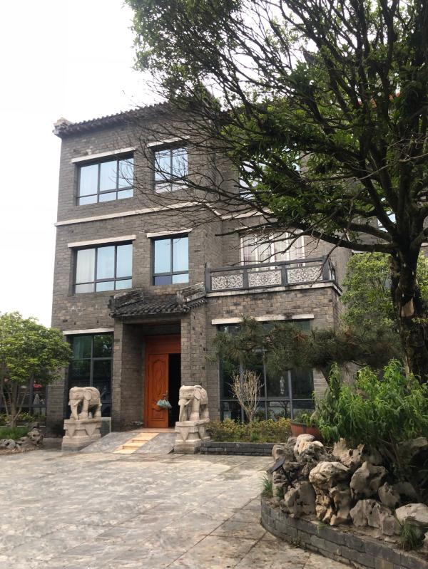 阴森、诡异的古床博物馆:是博物馆还是酒店