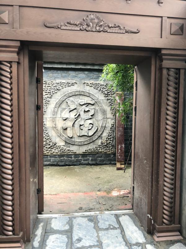 阴森、诡异的古床博物馆:是博物馆还是酒店