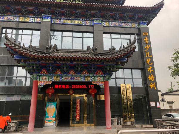 阴森、诡异的古床博物馆:是博物馆还是酒店