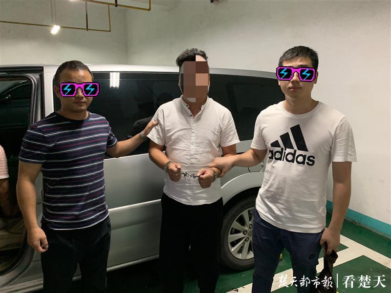 零容忍!网约车司机从呕吐物里盗走手机