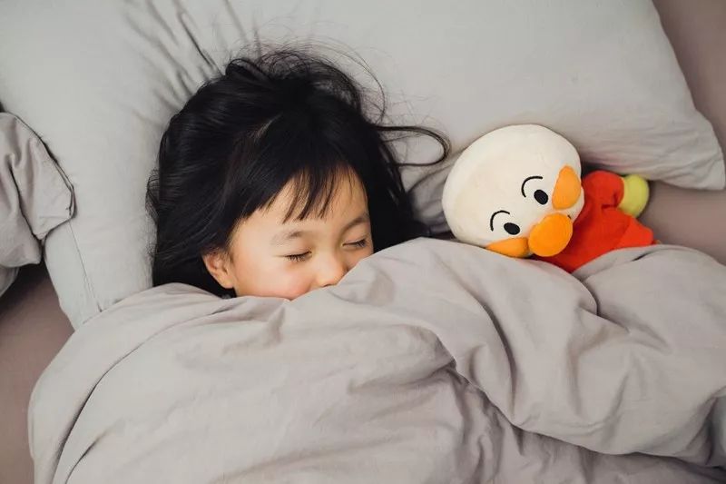 儿童成长拍摄时有哪些经验分享:边玩边拍,状态最自然