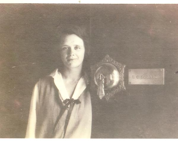 年画门神和纸马:年画的历史物质性