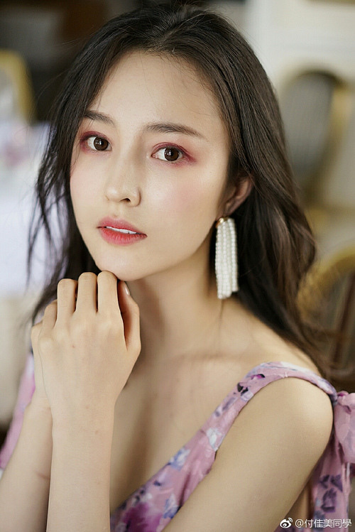 岁月不曾等过谁,愿岁月静好,幸福前行