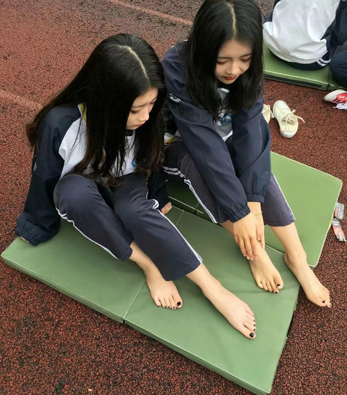 校花娇荡吟喘 |同时玩通房丫头