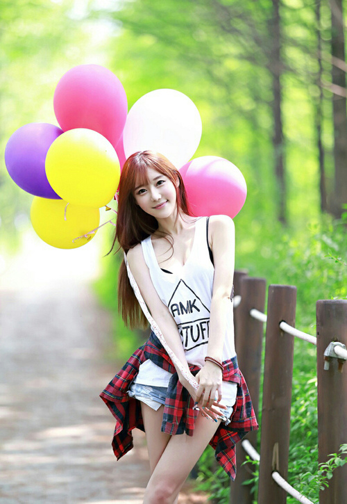 校花娇羞无力雪乳轻颤| 吸弄小核喝花水啊舌头