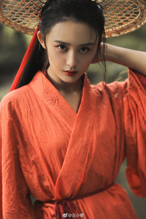 不断的在她的身上驰骋着|好色男人之男人本色